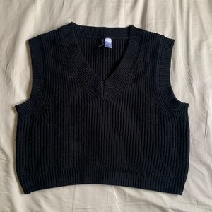 HandM Black Cropped Sweater Vest